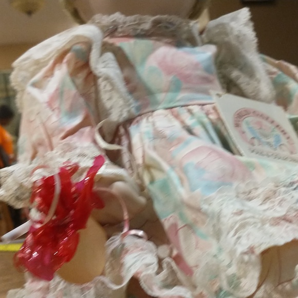 New Beautiful Porcelain Doll.❤️ - Picture 4 of 11